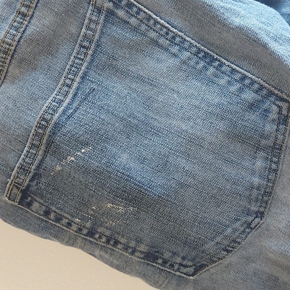 Distressed Men's Jeans - Picture 8 of 9